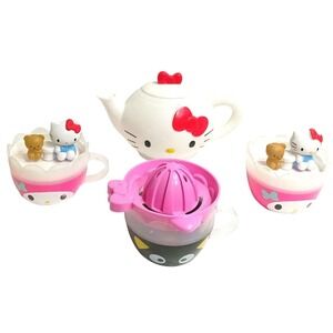 2017 Sanrio Hello Kitty Tea Set McDonalds Toy My Melody/Badtz-Maru Cups &Teapot